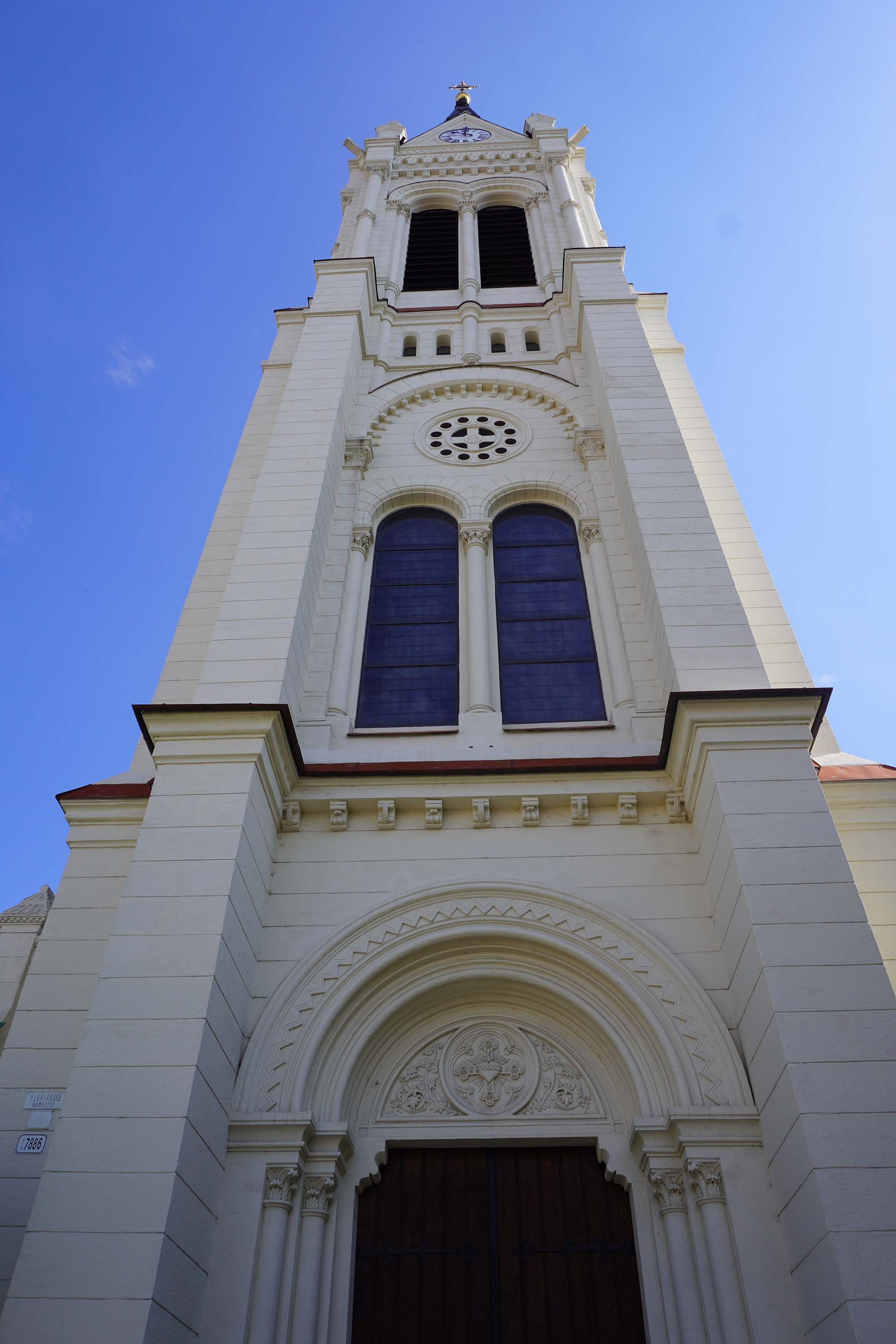 Blumentál - Farský kostol nanebovzatia Panny Márie